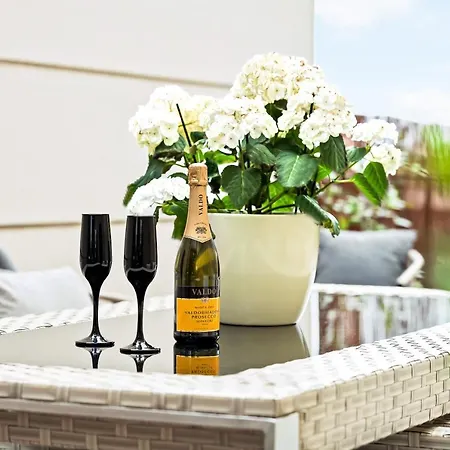 Lit Living - Luxus Loft - Box Spring - Air Con - Bbq - Panorama Apartment *